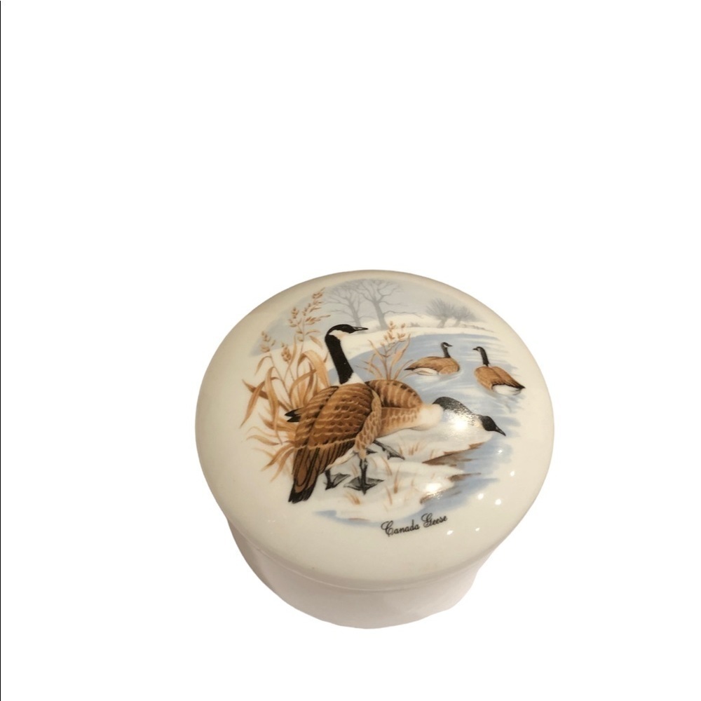 Vintage Canadian Geese Trinket Box - Picture 2 of 4